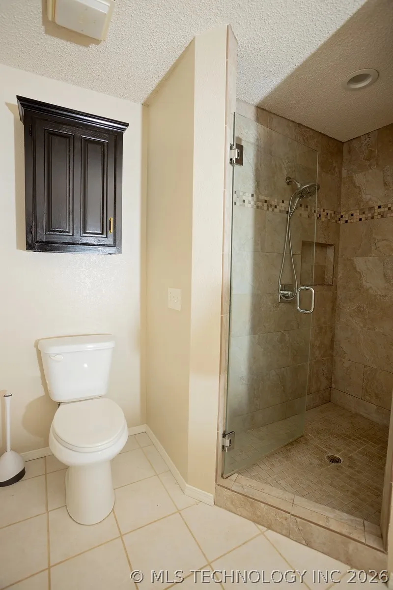 904 Hemlock Avenue Broken Arrow, OK 74012