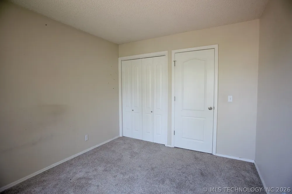 904 Hemlock Avenue Broken Arrow, OK 74012