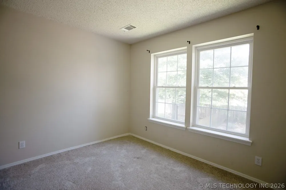 904 Hemlock Avenue Broken Arrow, OK 74012