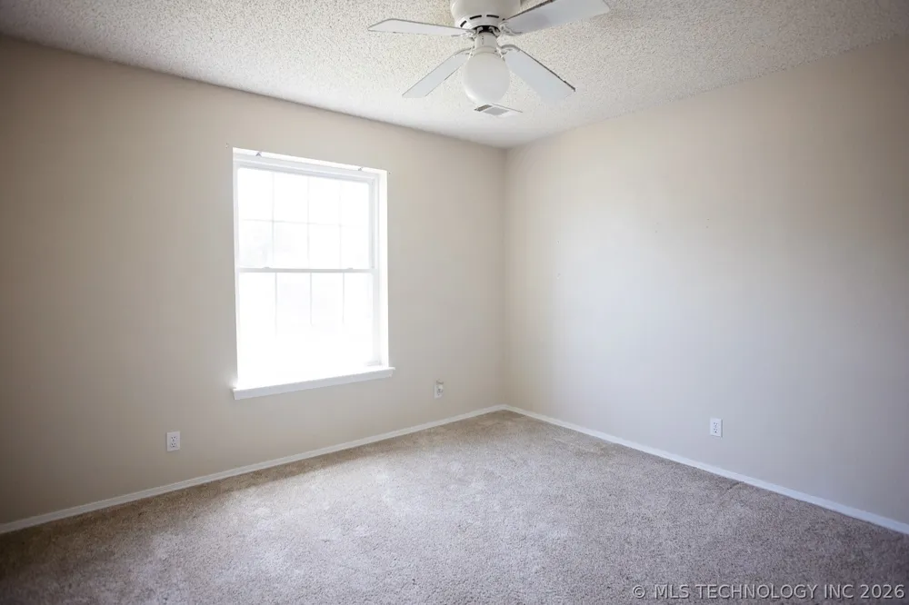 904 Hemlock Avenue Broken Arrow, OK 74012