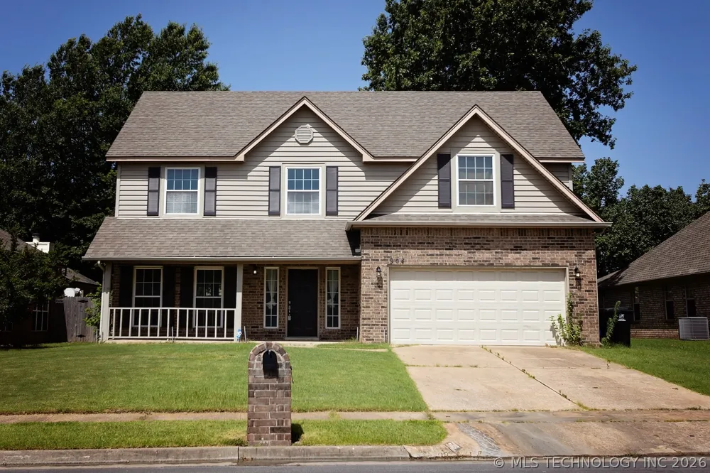 904 Hemlock Avenue Broken Arrow, OK 74012