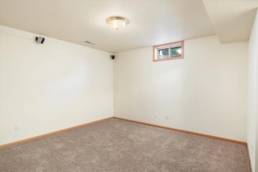 808 Cedar Drive #B La Crescent, MN 55947