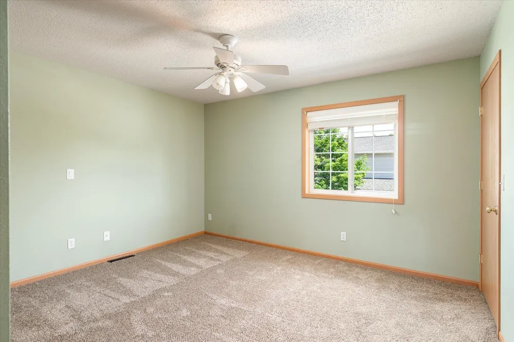 808 Cedar Drive #B La Crescent, MN 55947