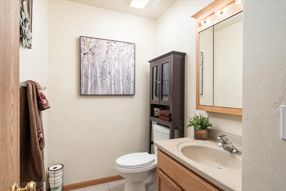 808 Cedar Drive #B La Crescent, MN 55947