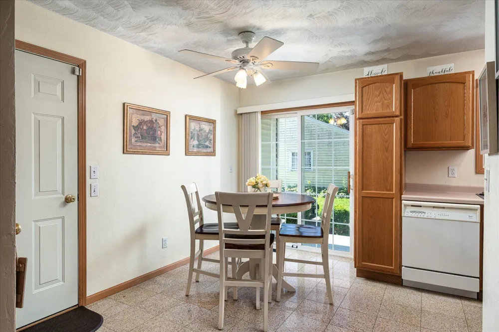 808 Cedar Drive #B La Crescent, MN 55947