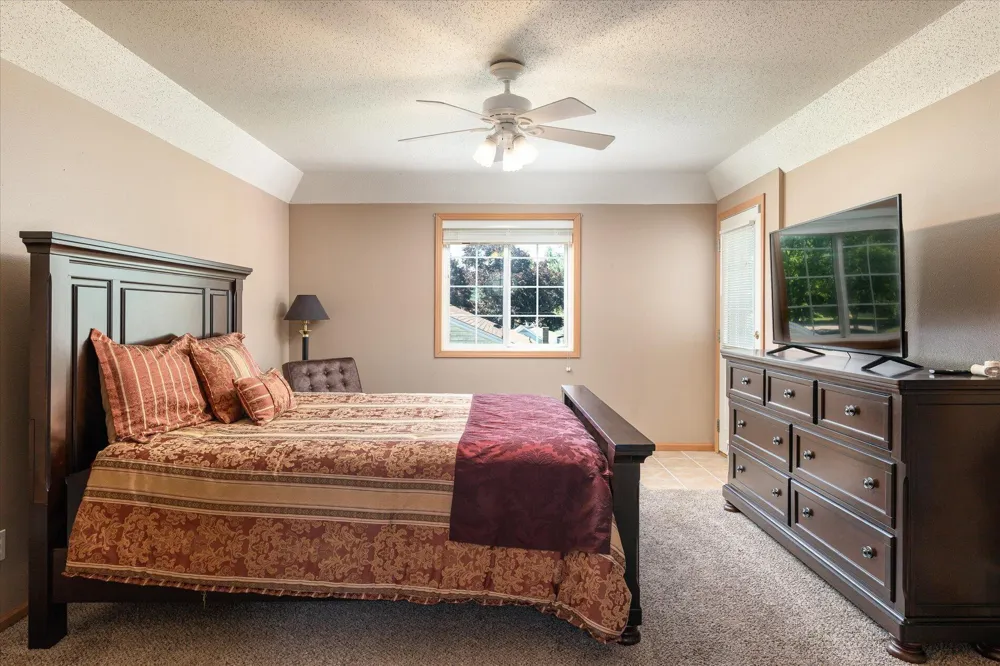 808 Cedar Drive #B La Crescent, MN 55947