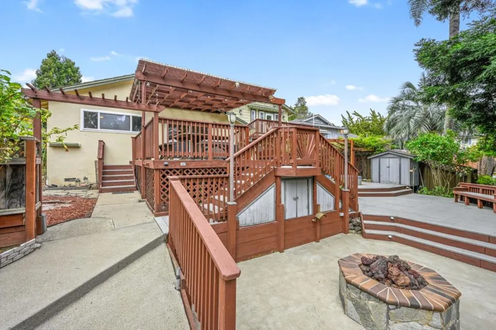 17529 Mayflower Drive Castro Valley, CA 94546
