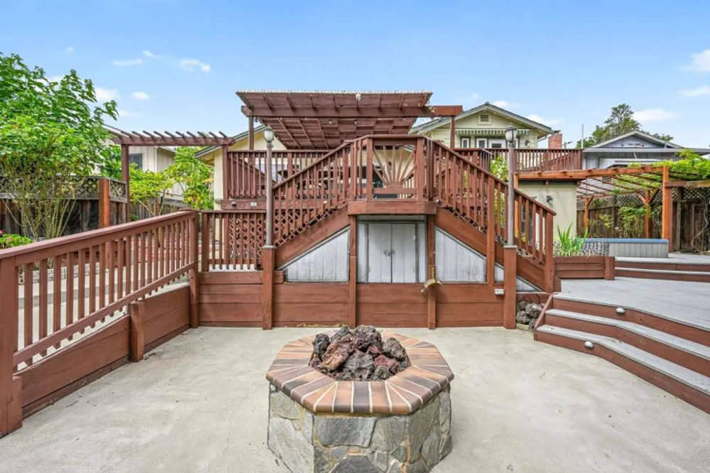 17529 Mayflower Drive Castro Valley, CA 94546
