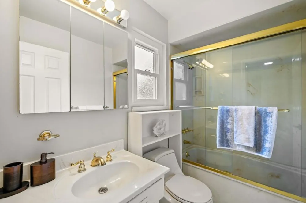 17529 Mayflower Drive Castro Valley, CA 94546