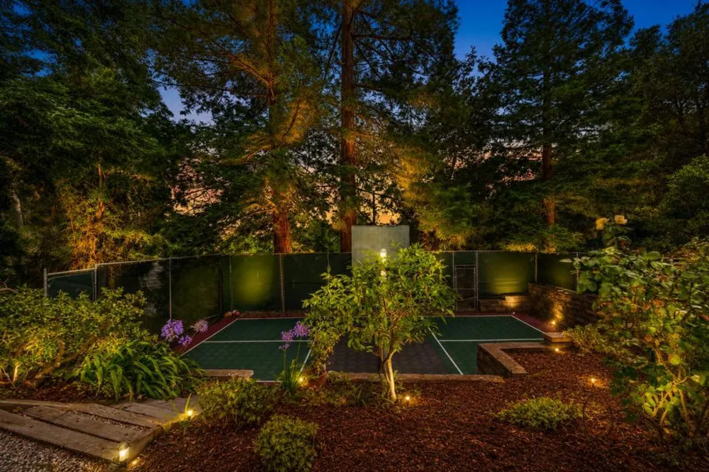 17529 Mayflower Drive Castro Valley, CA 94546