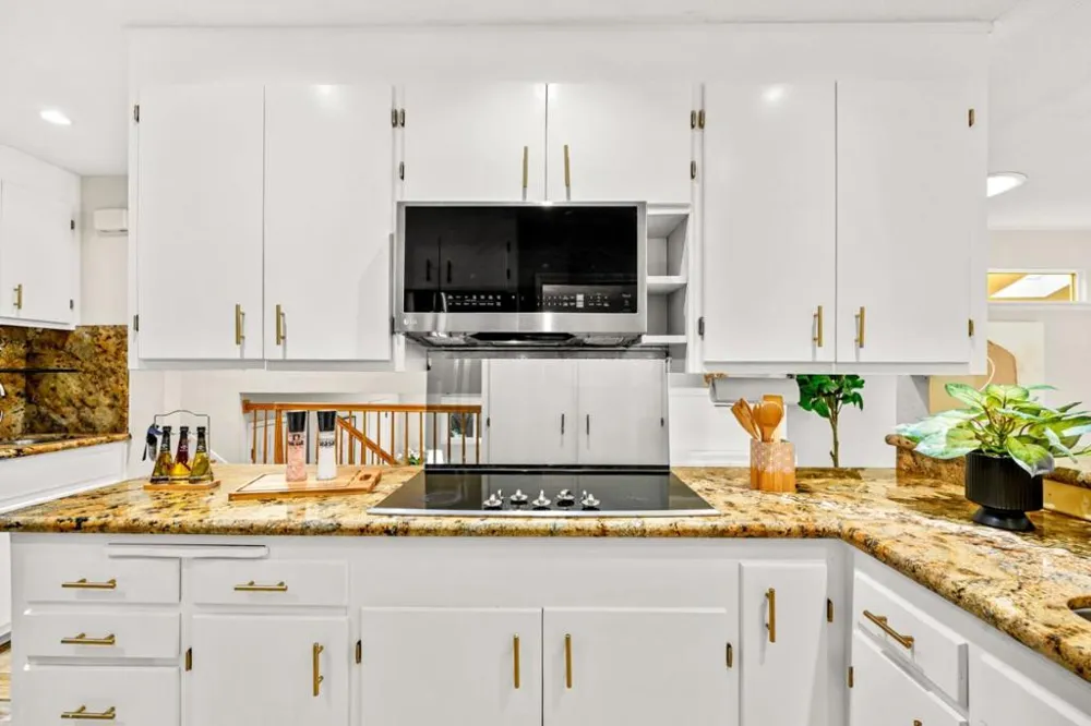 17529 Mayflower Drive Castro Valley, CA 94546