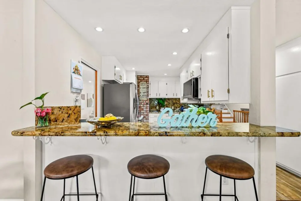 17529 Mayflower Drive Castro Valley, CA 94546