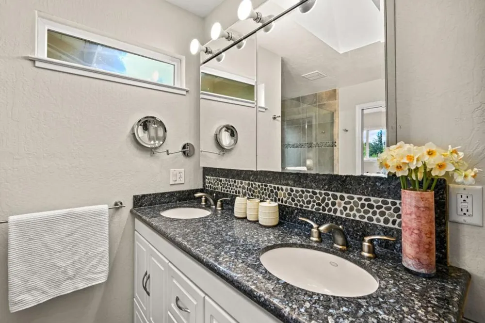 17529 Mayflower Drive Castro Valley, CA 94546