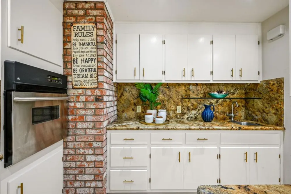 17529 Mayflower Drive Castro Valley, CA 94546