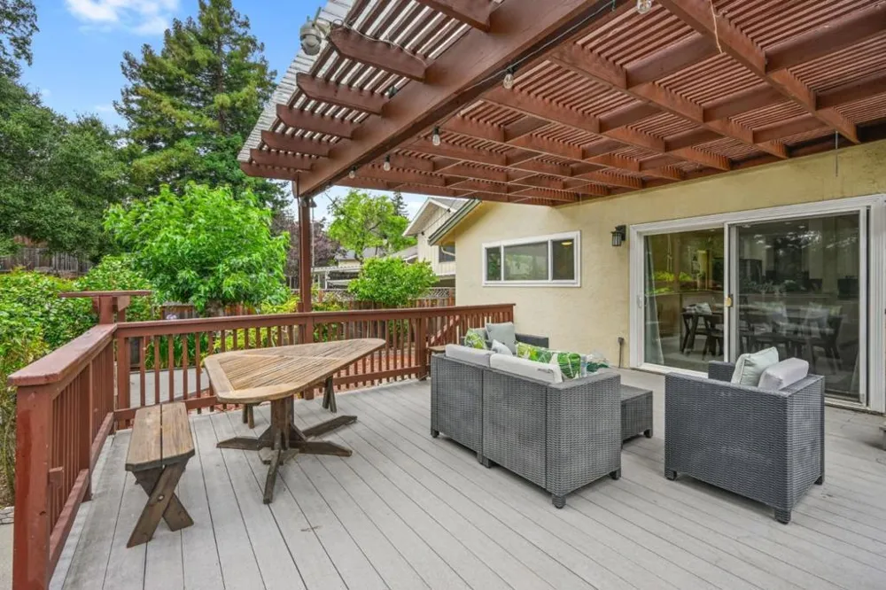17529 Mayflower Drive Castro Valley, CA 94546