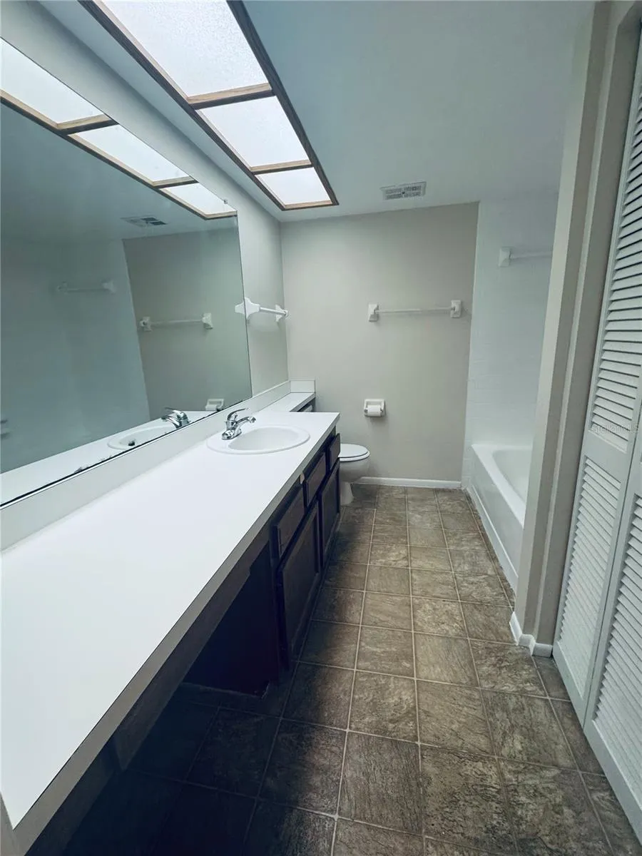 328 WOODLAKE WYNDE Oldsmar, FL 34677