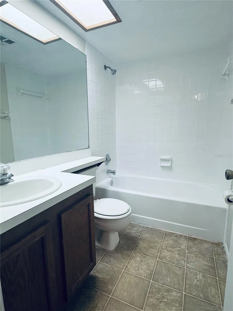 328 WOODLAKE WYNDE Oldsmar, FL 34677