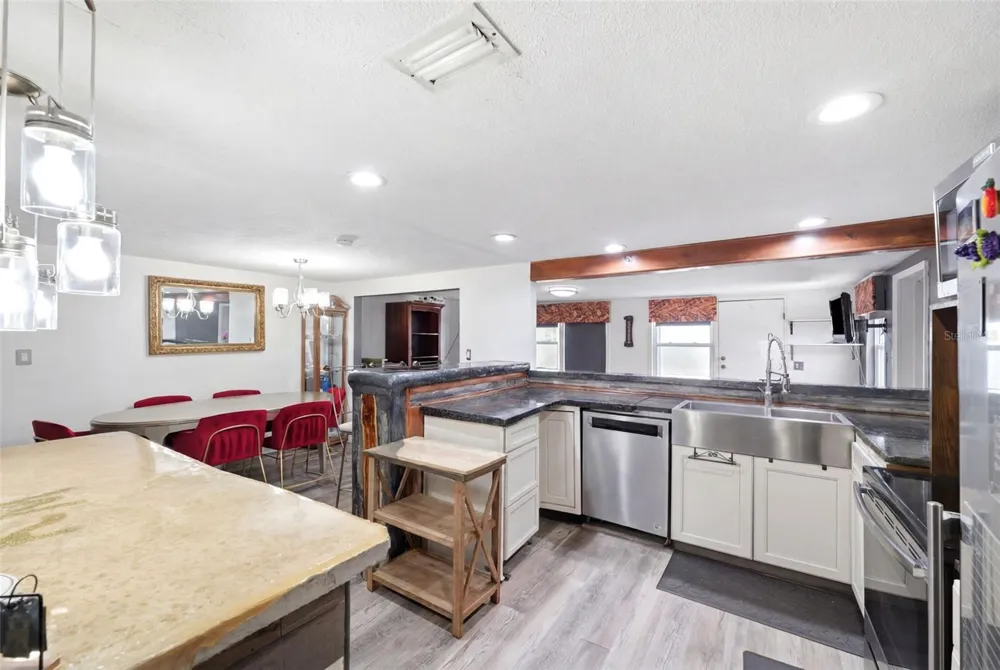 5633 ANDREA DRIVE Holiday, FL 34690