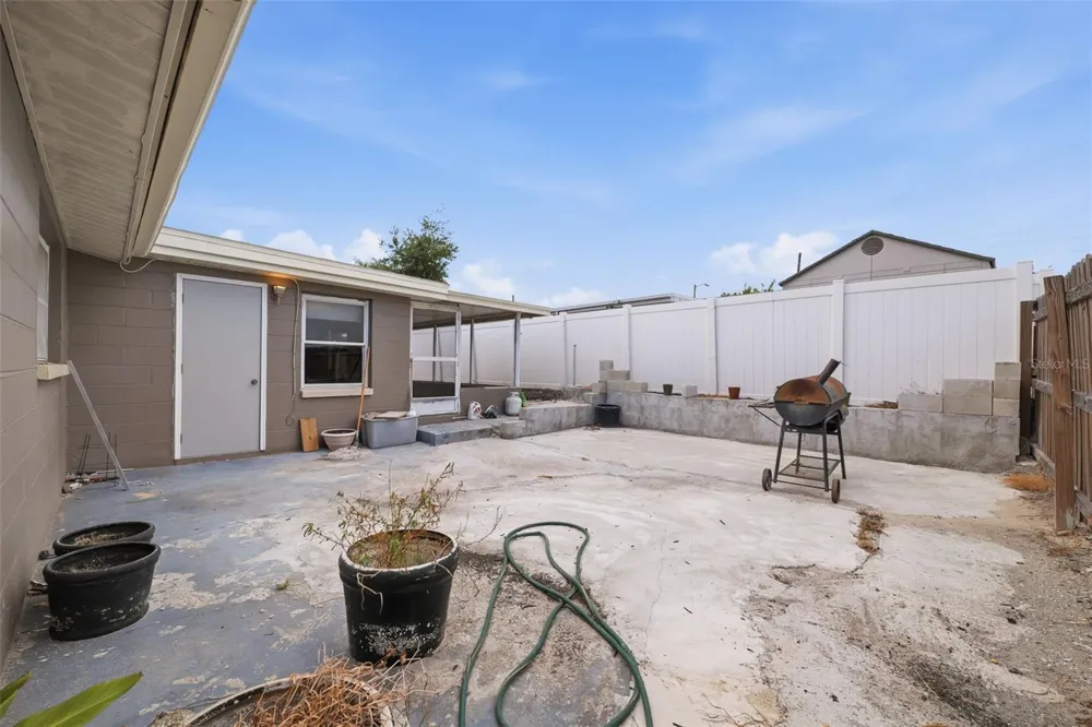 5633 ANDREA DRIVE Holiday, FL 34690