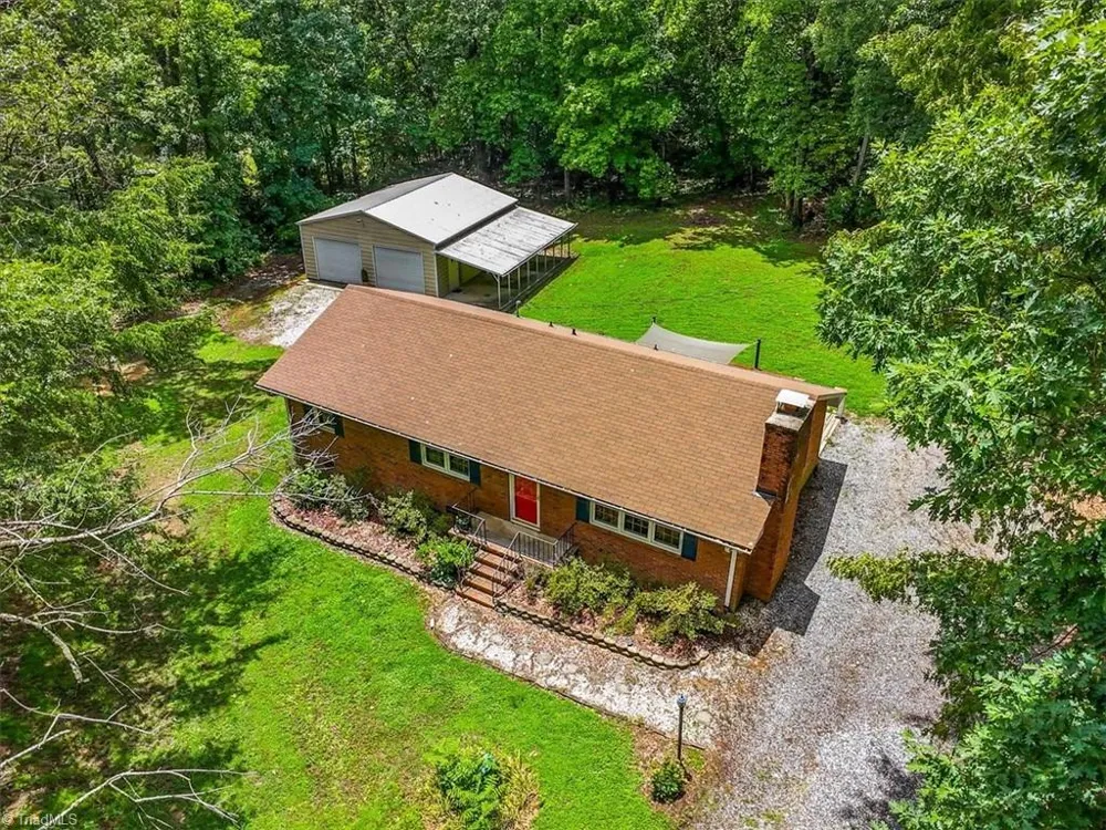 6630 Hunt Road Pleasant Garden, NC 27313