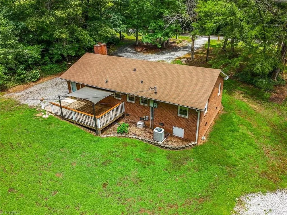 6630 Hunt Road Pleasant Garden, NC 27313
