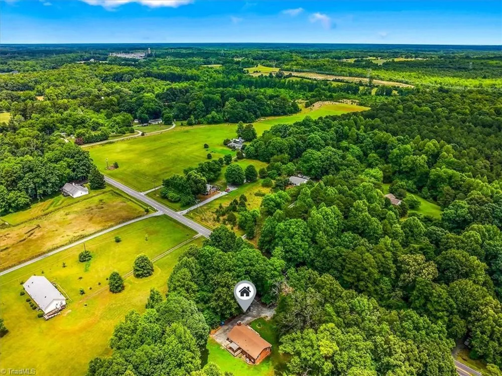 6630 Hunt Road Pleasant Garden, NC 27313