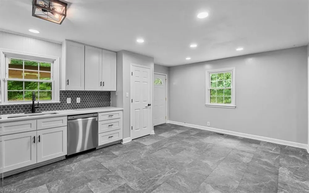 6630 Hunt Road Pleasant Garden, NC 27313