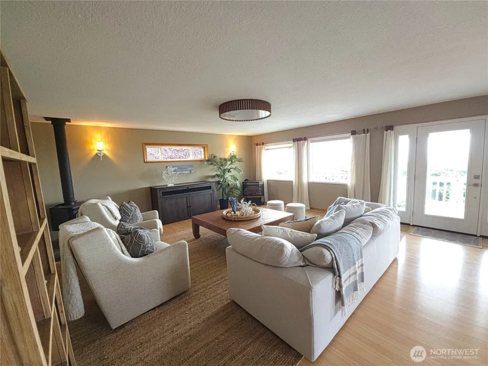 240 Stringtown Road Ilwaco, WA 98624