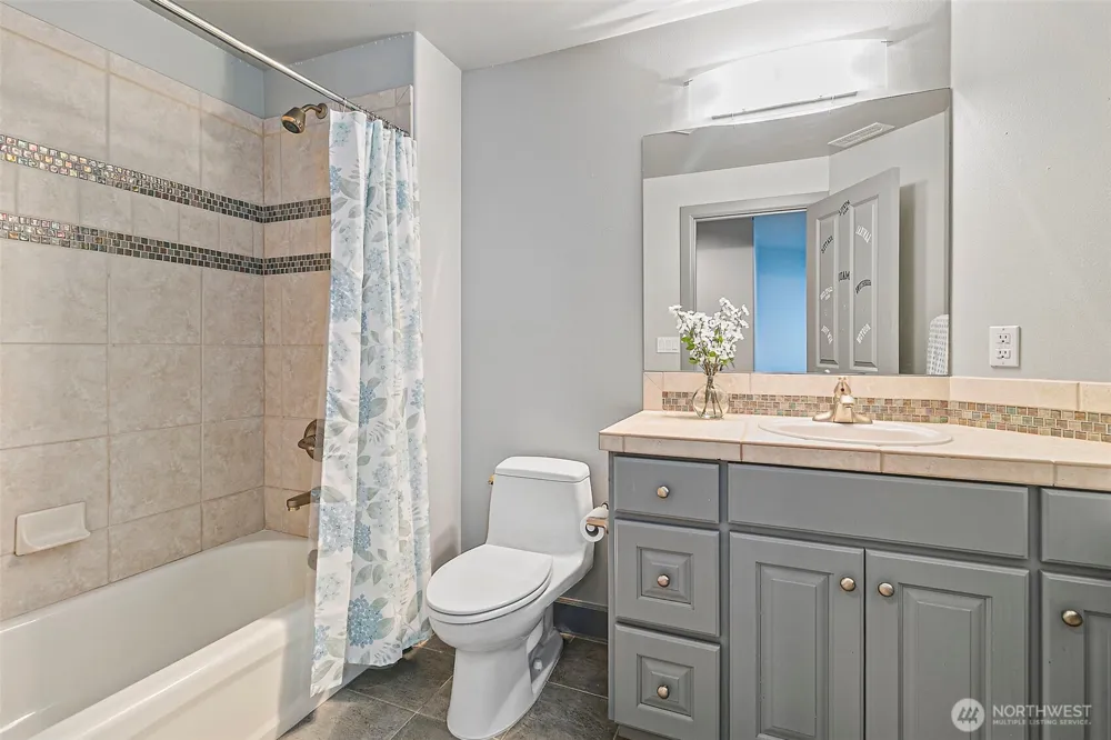14225 SE 87th Place Newcastle, WA 98059