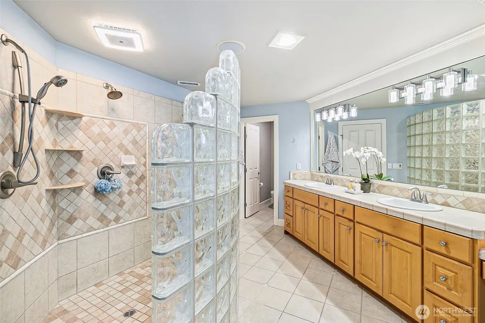 14225 SE 87th Place Newcastle, WA 98059