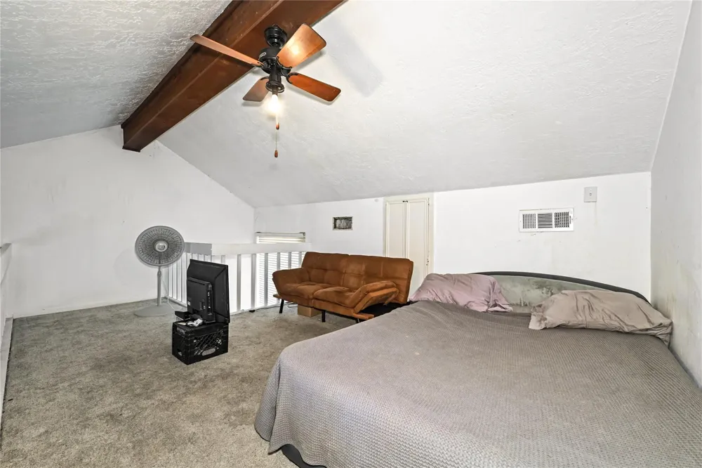 647 Davis Road League City, TX 77573