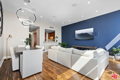 900 W Olympic Boulevard #32G