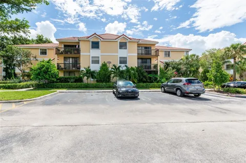 5721 Riverside Dr #202B5