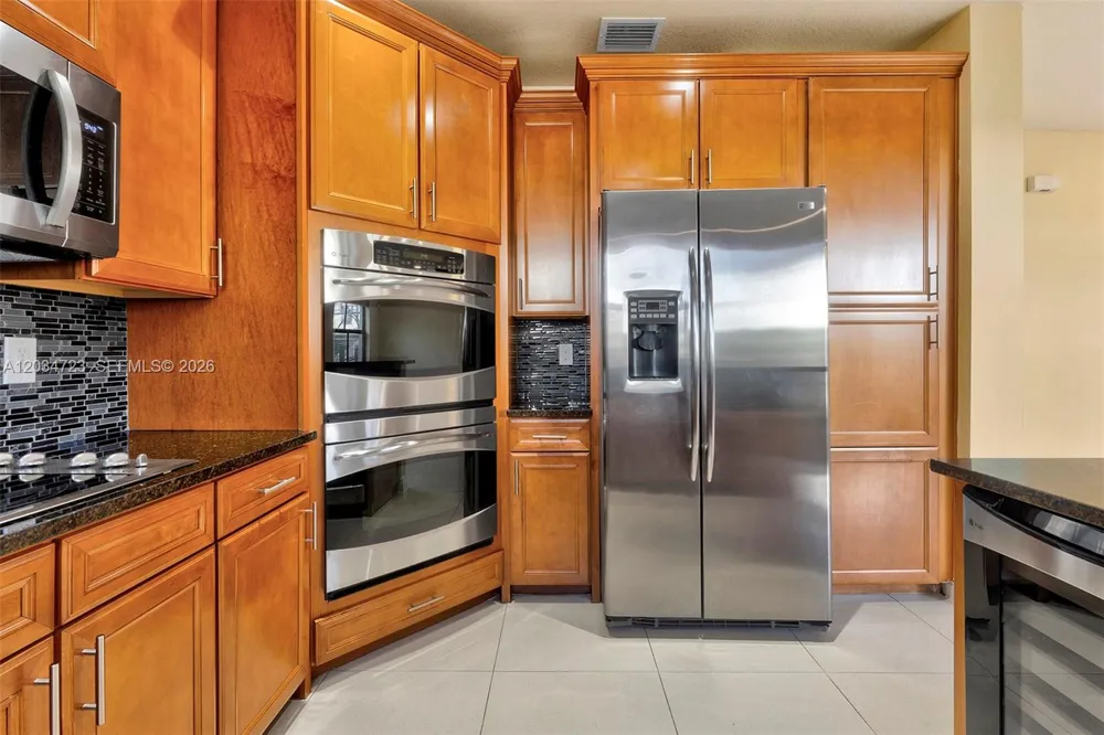 8890 NW 99th Path Doral, FL 33178