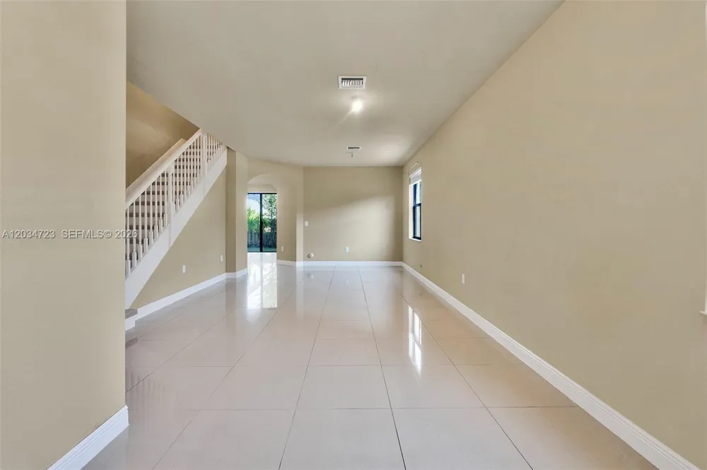 8890 NW 99th Path Doral, FL 33178