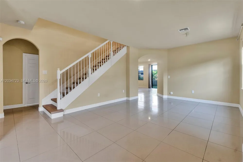 8890 NW 99th Path Doral, FL 33178