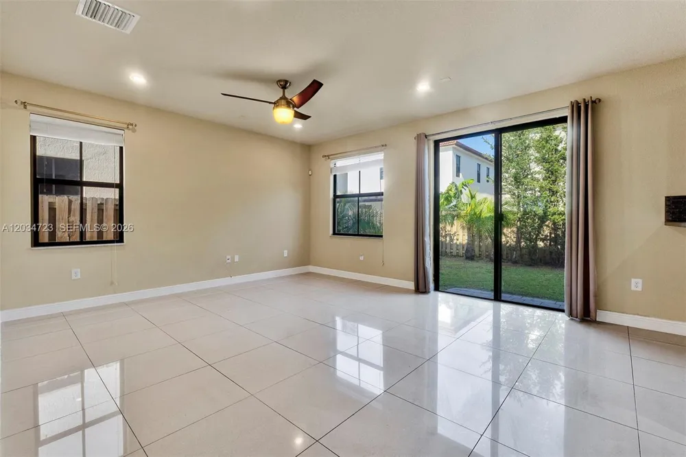 8890 NW 99th Path Doral, FL 33178