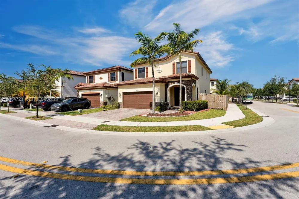8890 NW 99th Path Doral, FL 33178