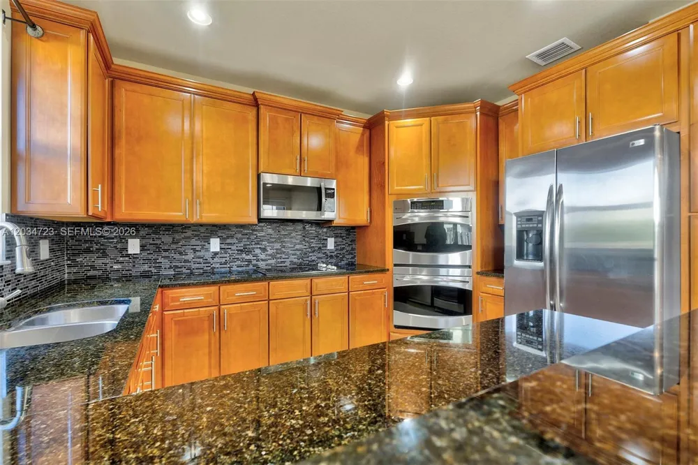 8890 NW 99th Path Doral, FL 33178