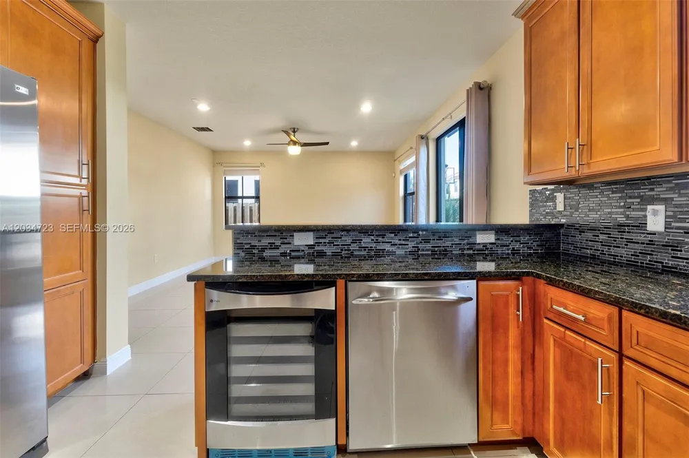 8890 NW 99th Path Doral, FL 33178