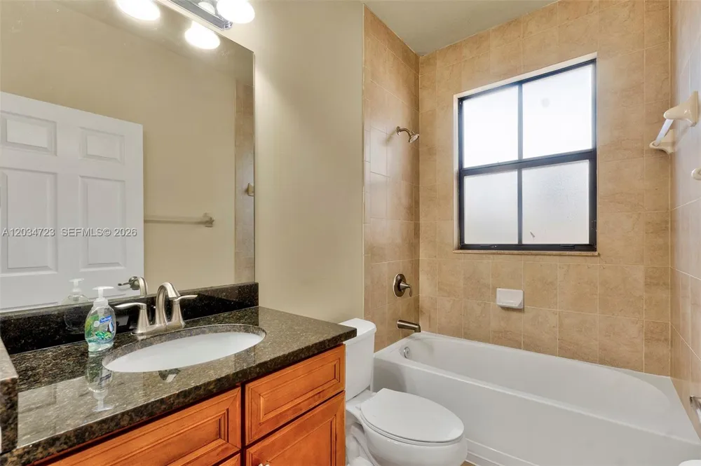 8890 NW 99th Path Doral, FL 33178