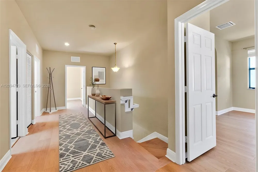 8890 NW 99th Path Doral, FL 33178