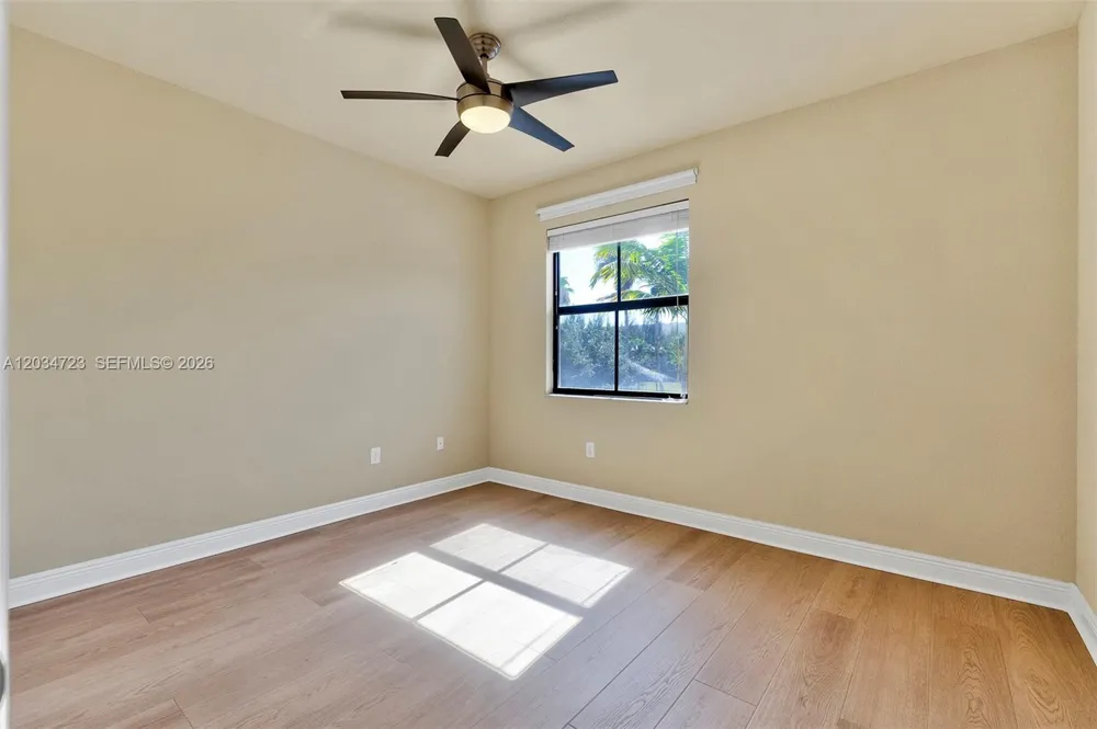 8890 NW 99th Path Doral, FL 33178