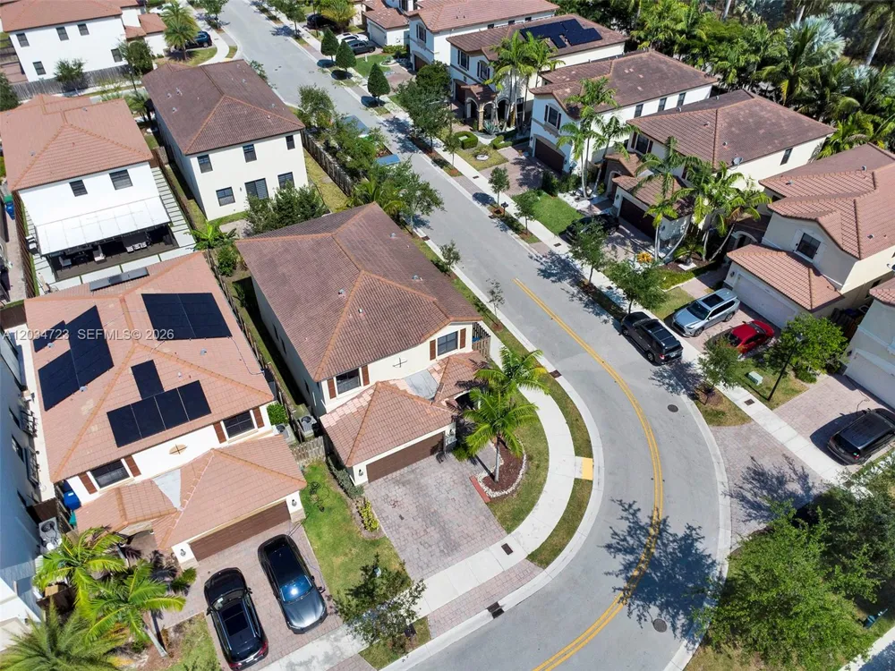 8890 NW 99th Path Doral, FL 33178