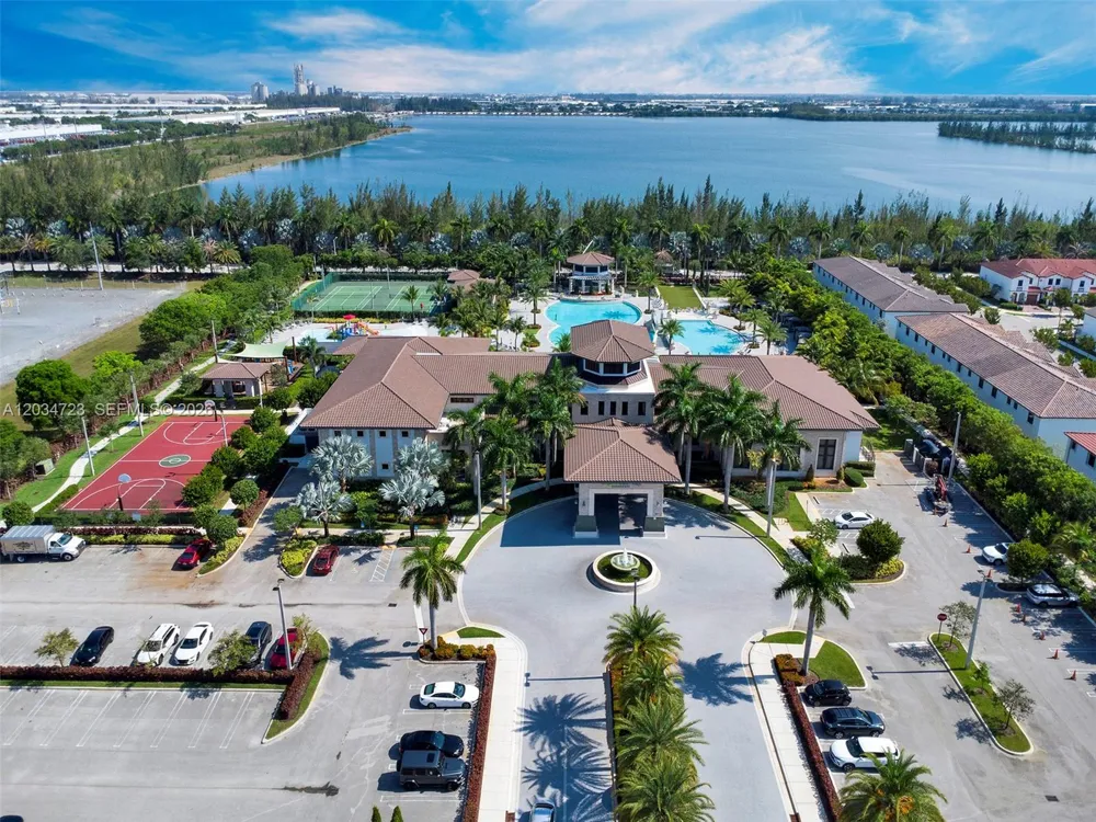8890 NW 99th Path Doral, FL 33178