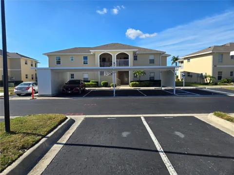 5800 SABAL TRACE DRIVE #1002