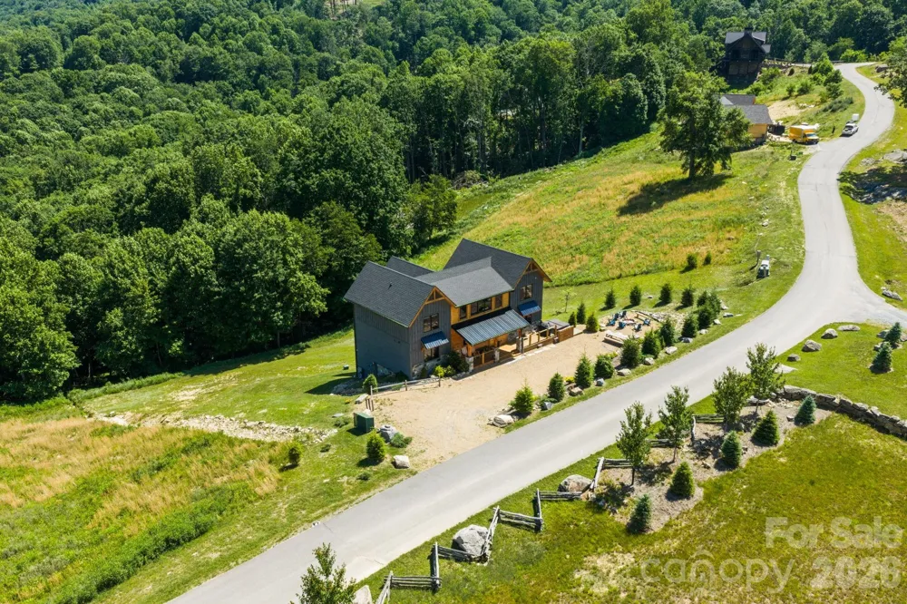 1030 High Valley Overlook Banner Elk, NC 28604
