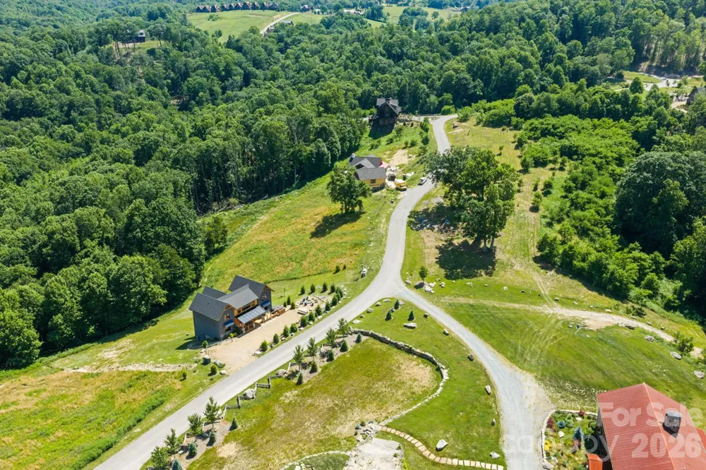 1030 High Valley Overlook Banner Elk, NC 28604