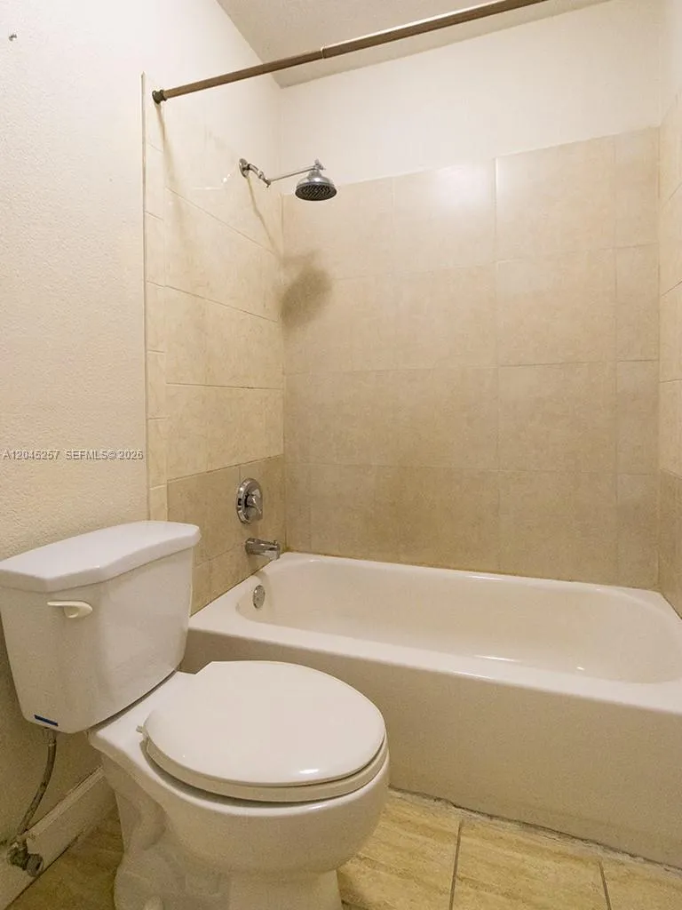 4648 NW 9th Dr #4648 Plantation, FL 33317