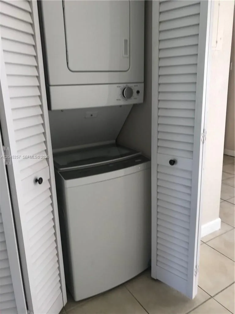 4648 NW 9th Dr #4648 Plantation, FL 33317